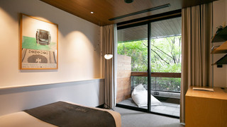 スタンダード ダブルルーム バルコニー (20 平米)	禁煙