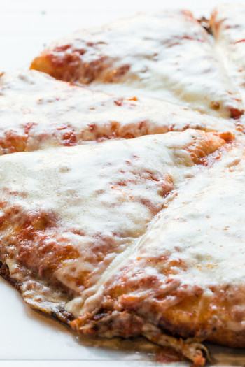 ふっかふかなのにカリサク食感の巨大ピザが味わえる「IZZERIA SPONTINI」967318