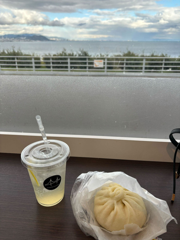 淡路SAで食べた淡路玉ねぎ豚まん / 2