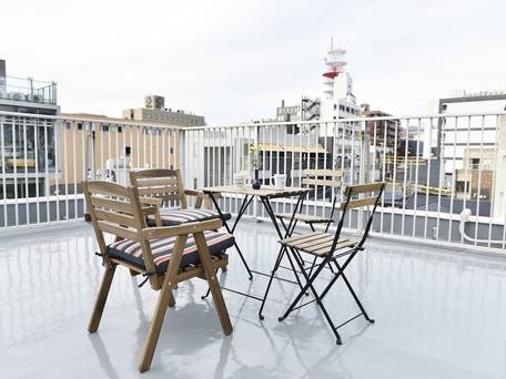 Ten Apartment Hotel / 4