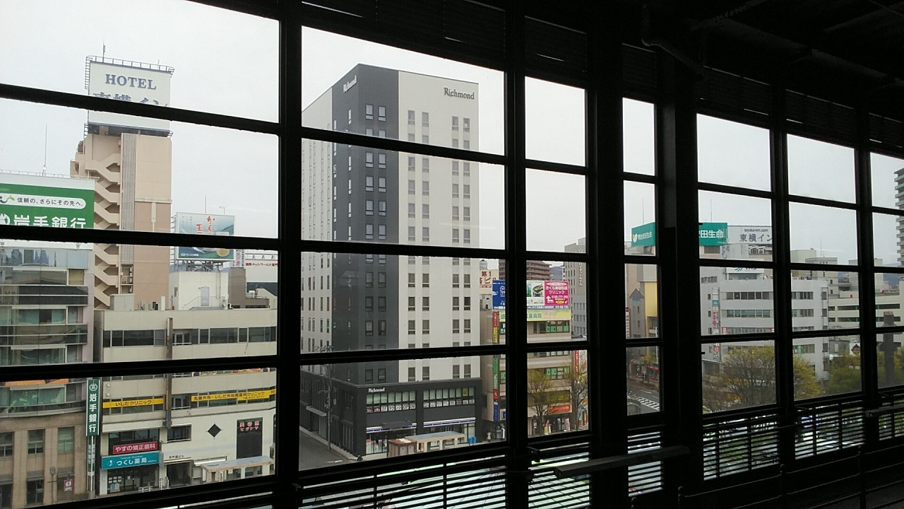 新幹線ホームからのリッチモンドホテル