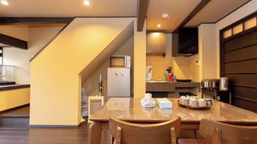 客室内のダイニングエリア / 17