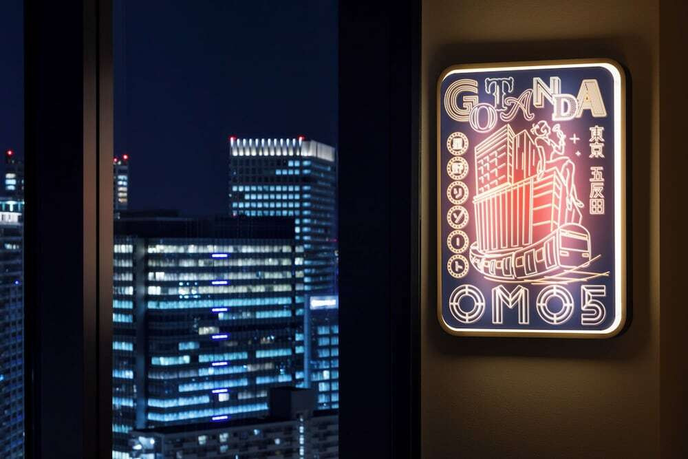 飲食店の看板を模した客室照明