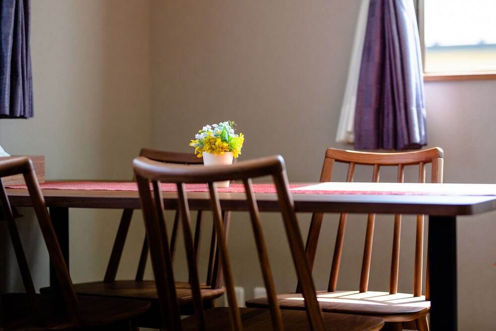 客室内のダイニングエリア