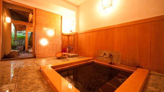 １階【露天風呂+内湯付き】（１２畳+８畳）広縁　箱庭付 [デラックス] [和室] [禁煙] [ガーデンビュー]