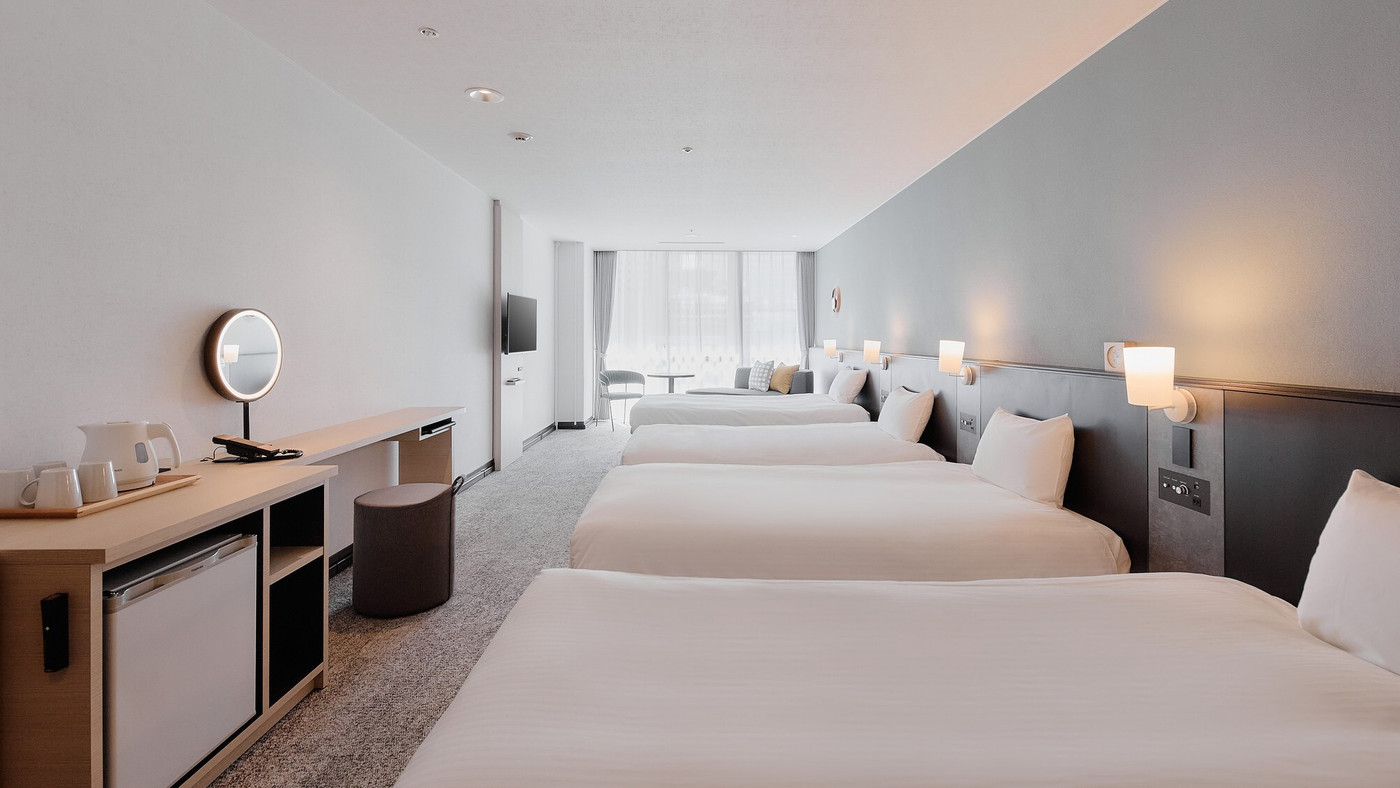 京都駅正面のシンボルに泊まる4007754