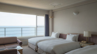 トリプルルーム 喫煙可 (Moderate w/Shower Booth, 40sqm,Up to4)