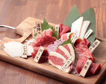 「ボブリー 新橋店」料理 1175550 特選馬刺し