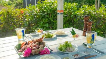 食事・飲み物 / 3