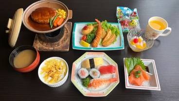 食事・飲み物 / 3