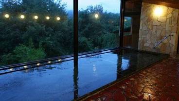 屋内スパ浴槽 / 1