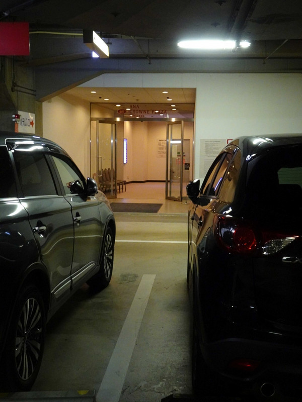 駐車場は地下です