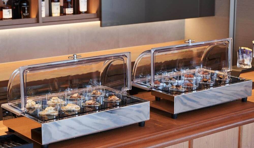 ラウンジ 間／フリーフード / 2