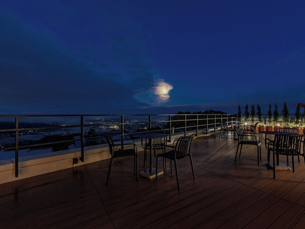 ロビーラウンジ