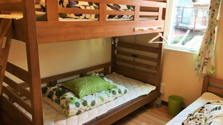 3名用個室（2段ベッド + シングルベッド）　山側