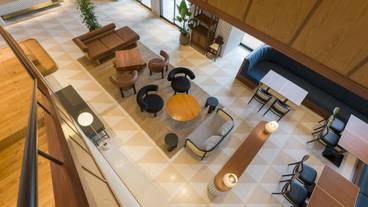 ロビーラウンジ / 3