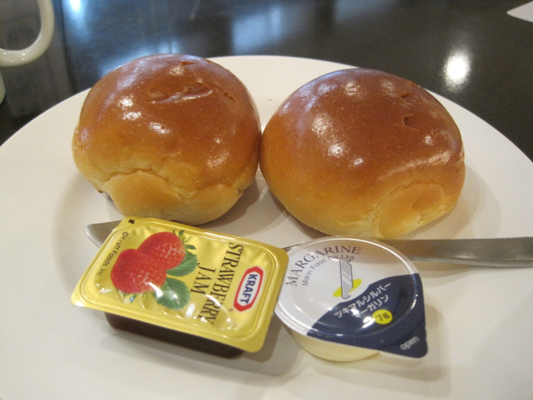 一番残念なのはバターロールのみということ