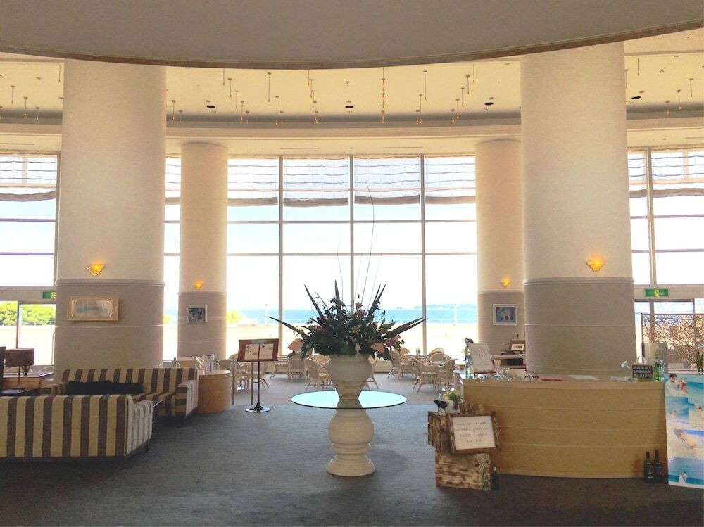 ロビーラウンジ