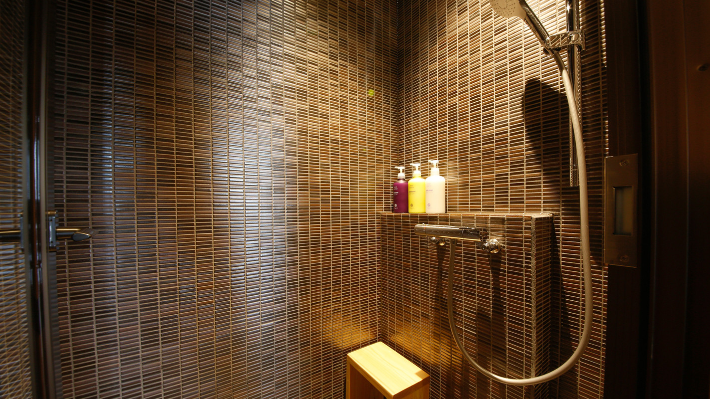 客室シャワーブース①