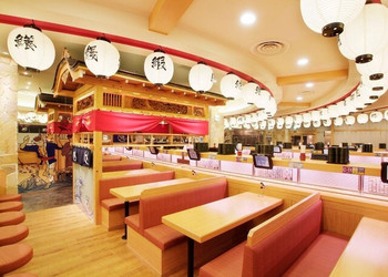「磯野漁太郎」内観 993677 11時の開店直後だったので誰もいません。やぐらが大きい・・・。