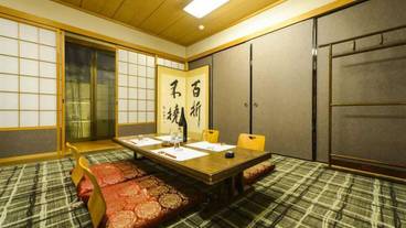 客室内のダイニングエリア / 8