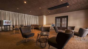 ロビーラウンジ / 3