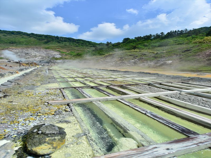 全国から湯治に訪れる、万病に効果ありと噂の強酸性泉4083837
