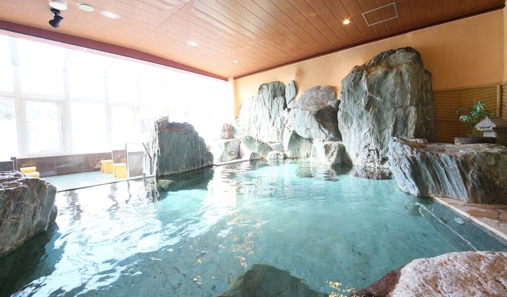 大浴場「銘石風呂」 / 2