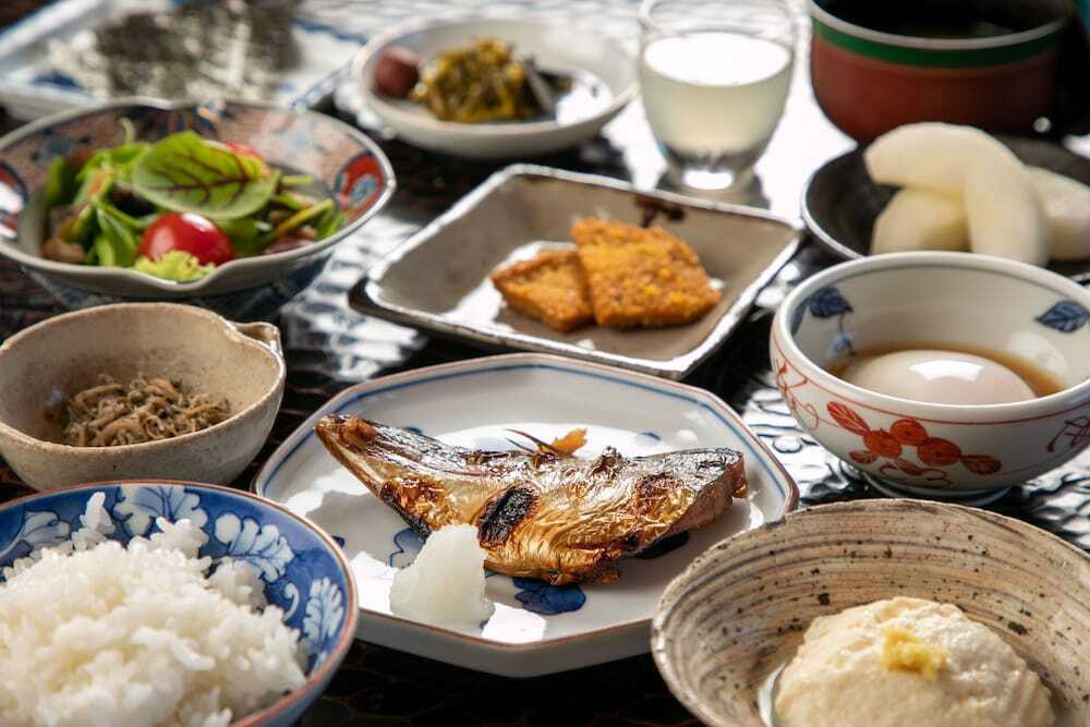 朝食