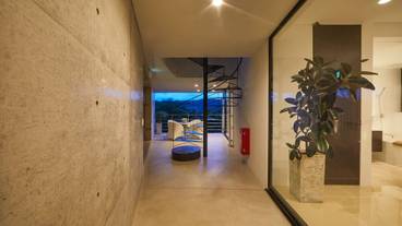 内部エントランス / 3