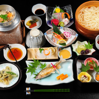 観光名所「阿波の土柱」のすぐ近く。ラドン温泉で知られるお宿3359672