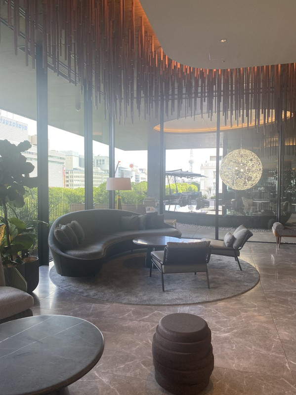 ゴージャスなロビー辺り