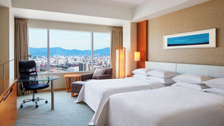 デラックス ルーム ダブルベッド 2 台