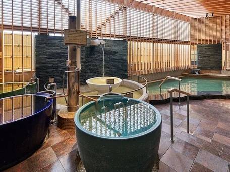 函館 湯の川温泉 ホテル万惣 / 2