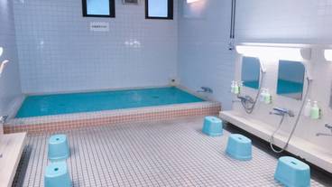 屋内スパ浴槽 / 1