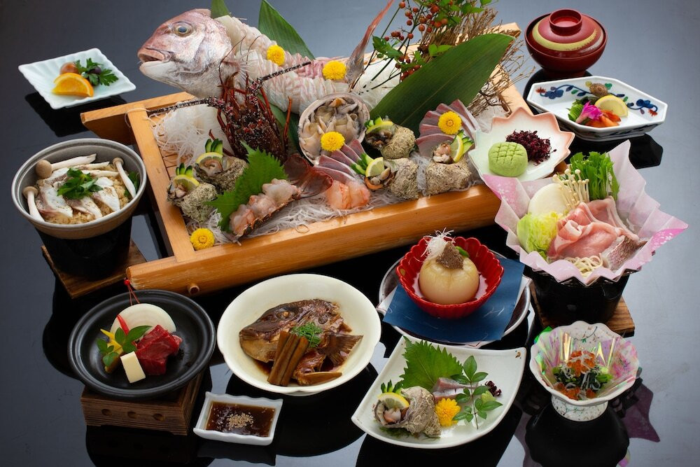 旬の海の幸をつかった会席料理が人気！紀淡海峡一望の温泉旅館4026105