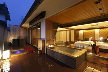 Enjoy the spectacular view of Hakone with your partner in a room with an open-air bath♩3844991