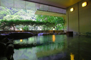 If you want to relax, head to Toyama, surrounded by the sea and mountains.3427559