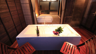 デラックス ルーム キングベッド 1 台 ジェットバス マウンテンビュー