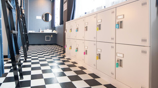 ファミリー 共同ドミトリー