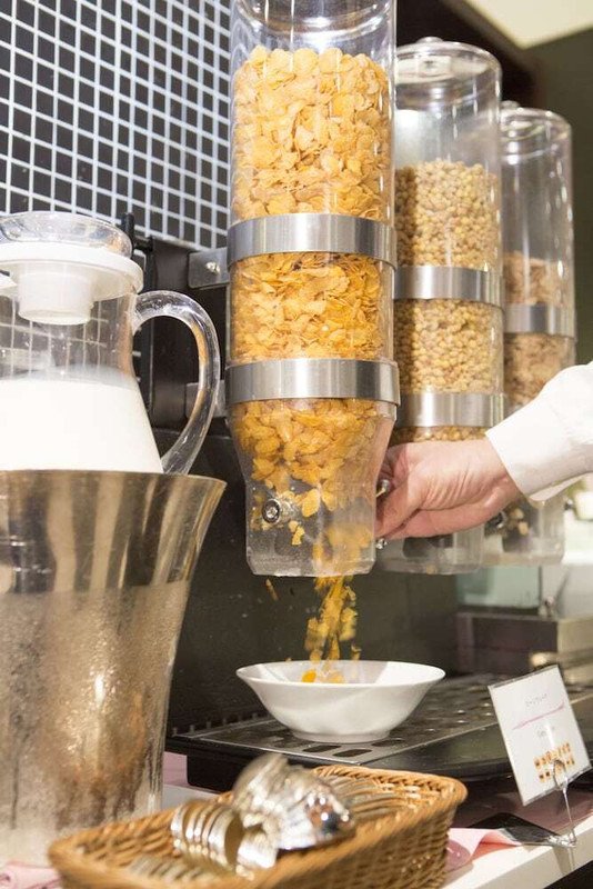 朝食ビュッフェ