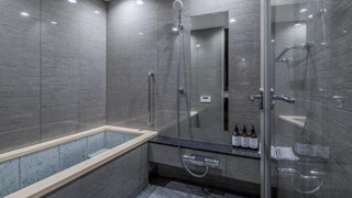 ラグジュアリー スタジオスイート ベッド (複数台) 禁煙 冷蔵庫 & 電子レンジ