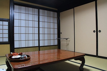 老舗の旅籠で江戸時代にタイムスリップ4010874