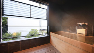 エコノミー ツインルーム ベッド (複数台) 専用バスルーム