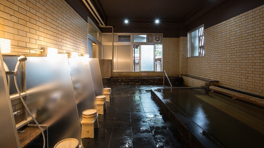 国登録有形文化財の歴史ある旅館「人吉旅館」3461139