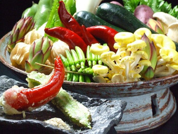 「天麩羅屋 メーザエスタシオン」料理 903374 季節のお野菜をぜひご堪能ください。