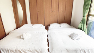 3ベッドルーム 2階建て一軒家 バルコニー付き 禁煙