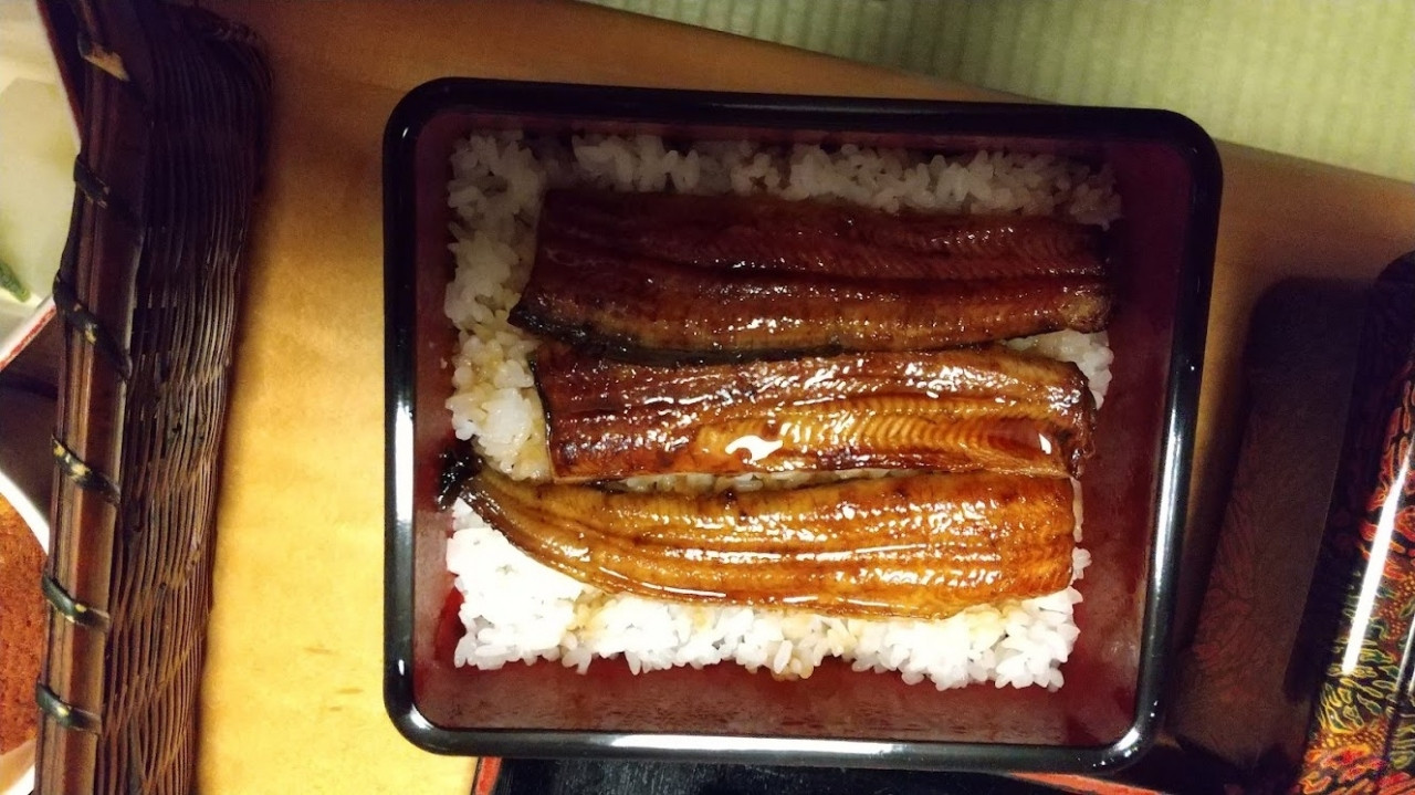 天然鰻の鰻重、これと肝吸いなら6600円だがコスパ悪い