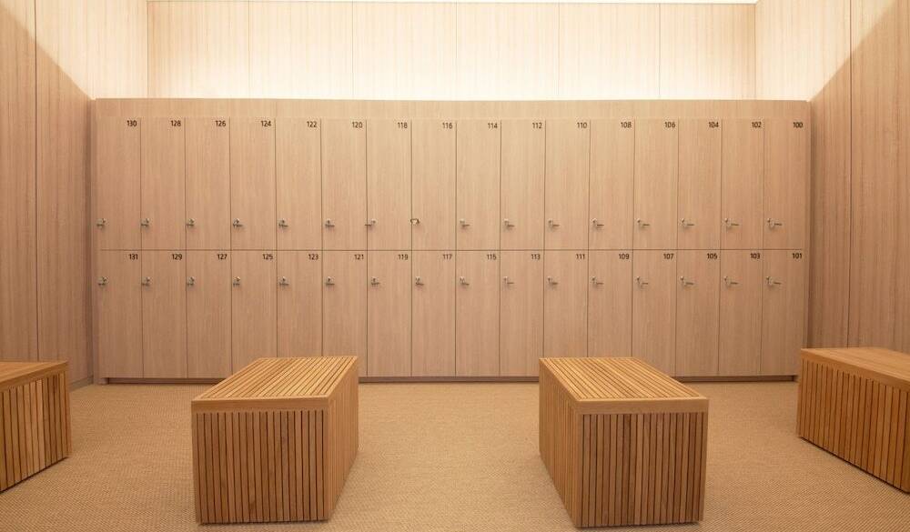 ロッカールーム / 4