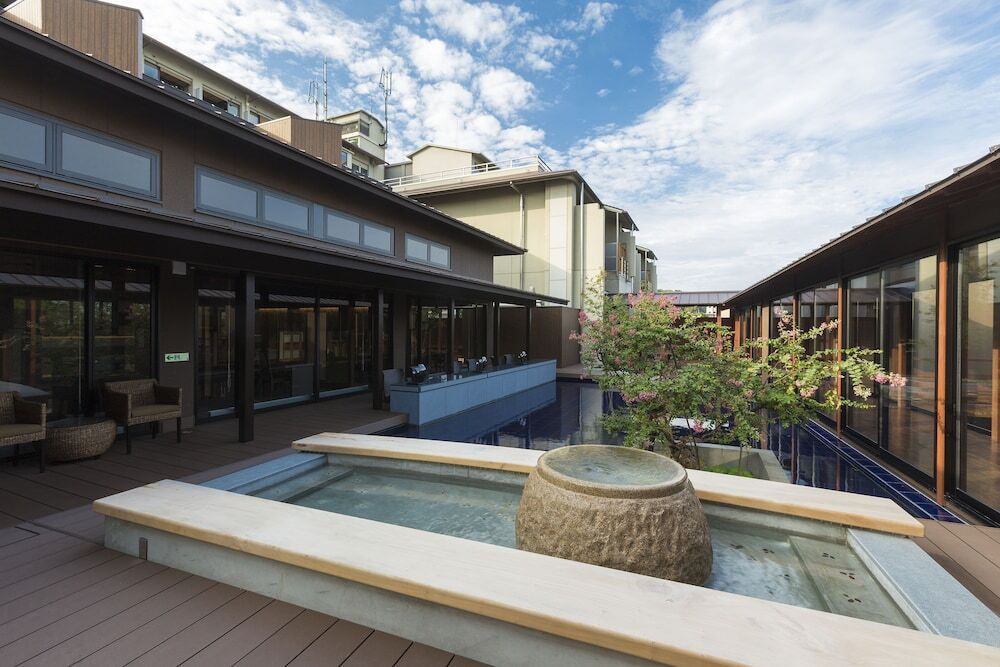 温泉露天風呂のあとは、とろける“認証近江牛”に舌鼓…4071027